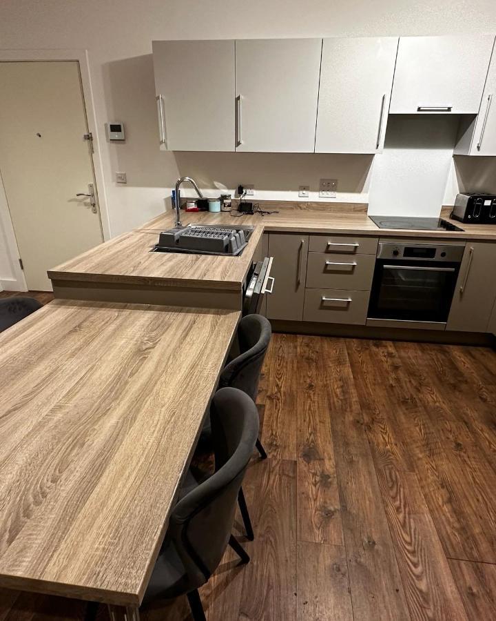 ברקינג Luxury 2 Bedrooms Apartment מראה חיצוני תמונה